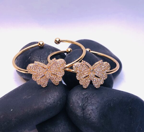 Golden flower bangale